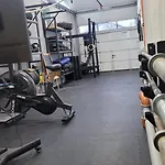 Super Mit Zwei Schlafzimmern Und Fitnessraum Sued-oestlich Von Muenchen Pfaffing